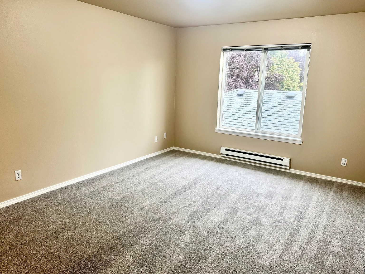 2 bed, 1001 sqft, $2,200 — Photo 2