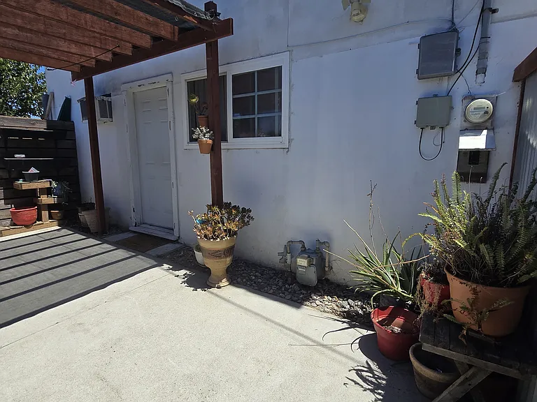 1505 Harbison Ave — Photo 1