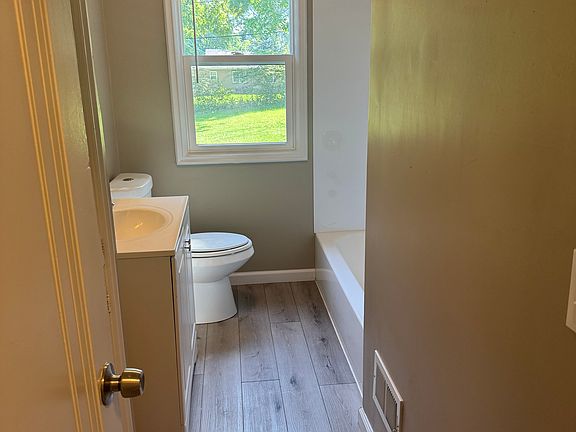 5th image of 6509 N 36th St