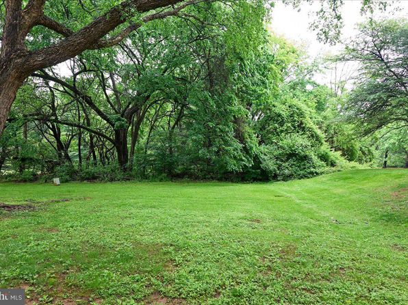7701 Hiawatha Ln, Rockville, MD 20855