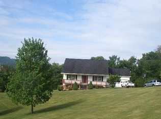 2343 Cross Link Rd, Saltville, VA 24370