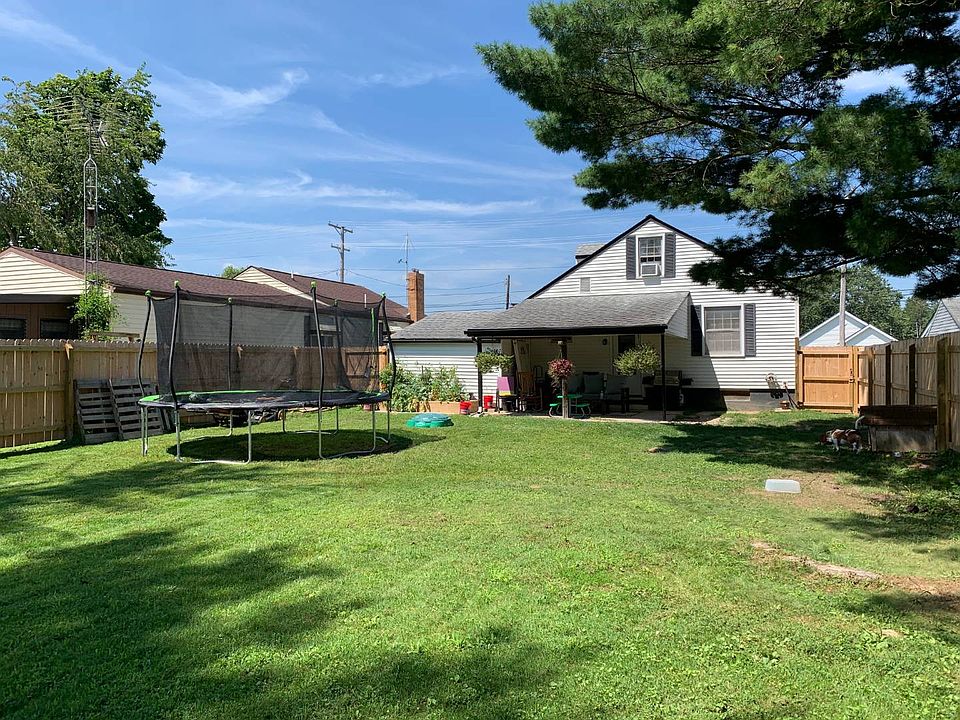 2nd image of 247 Ralph St
