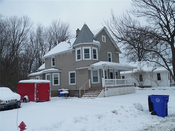 3rd image of 3590 Curtis Ave