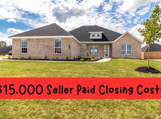 363 N Mantegani Rd, Tontitown, AR 72762