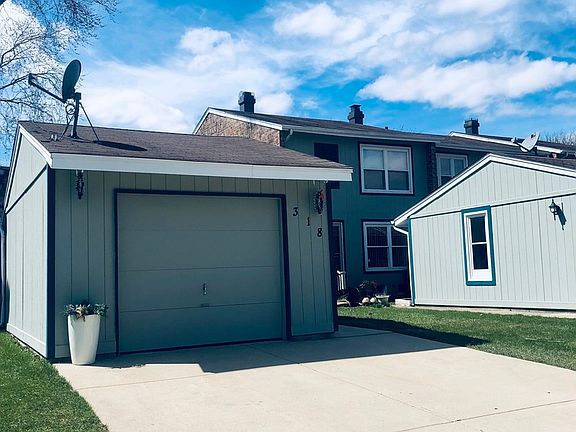 3rd image of 318 Colony Green Dr