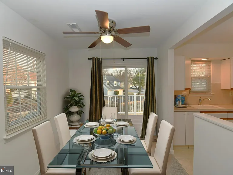 205B Cricklewood Cir — Photo 5