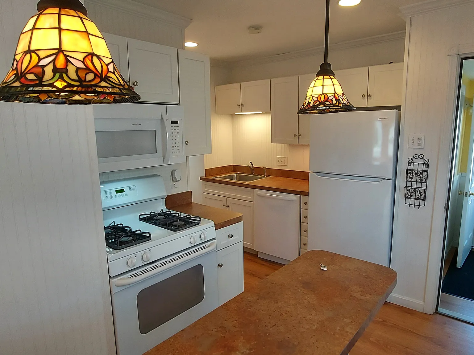 10 Ocean Ave — Photo 2