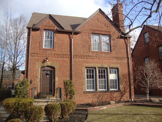 1st image of 3555 Grosvenor Rd