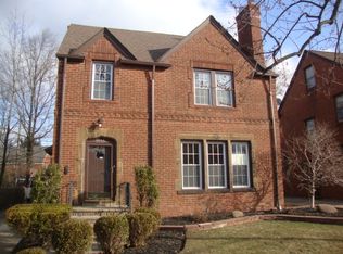 3555 Grosvenor Rd, Cleveland Hts, OH 44118