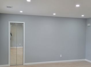 11 E Rudderow Ave APT 18, Maple Shade, NJ 08052