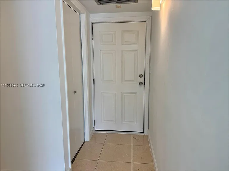 2855 Leonard Dr #H202 — Photo 17