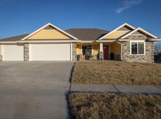 5436 SW Timber Ridge Ln, Topeka, KS 66610