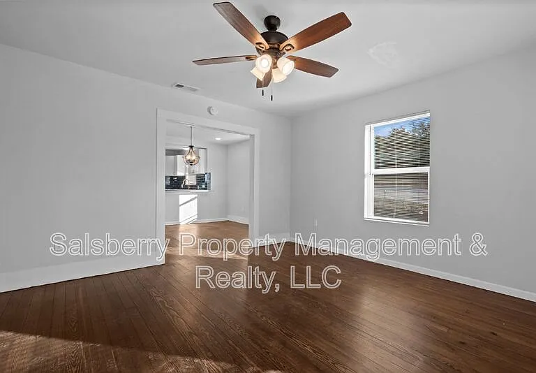 71 Crown Rd — Photo 20