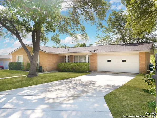 106 FETLOCK CIR, Universal City, TX 78148