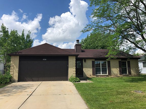 2nd image of 1930 De Forest Ln