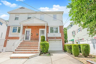 1438 East 70th Street