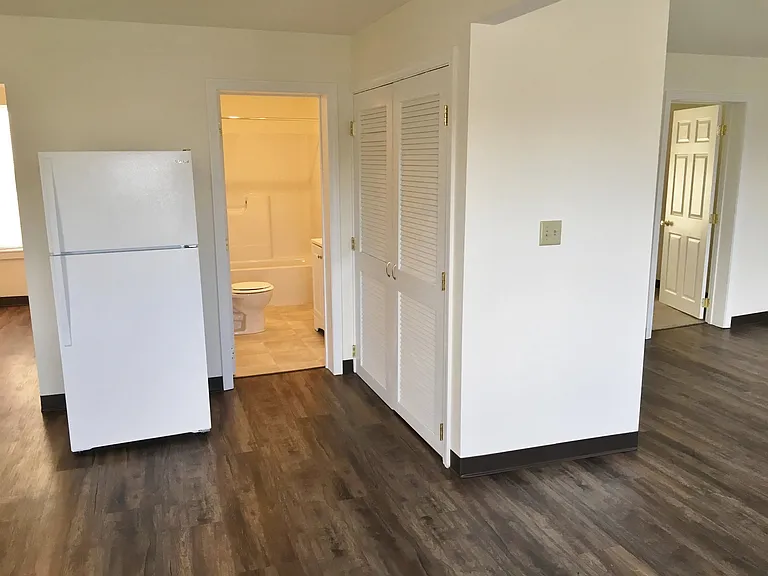 93 2nd St #3 — Photo 28