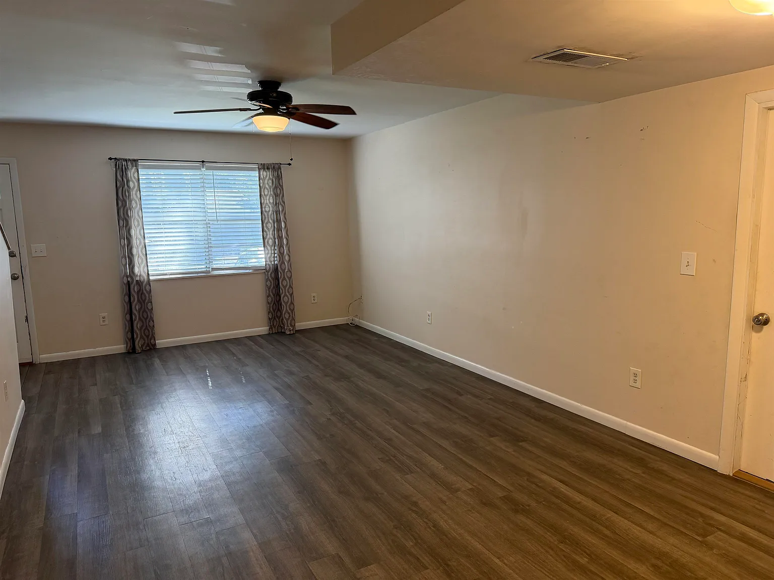 2 bed, 1.5 bath, 1000 sqft, $1,850 — Photo 3