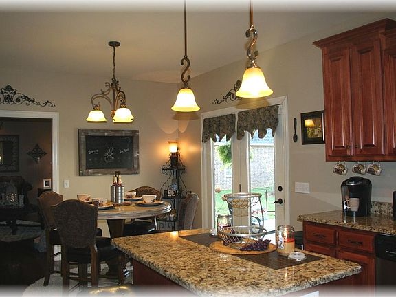 5th image of 1118 Rhonda Dr
