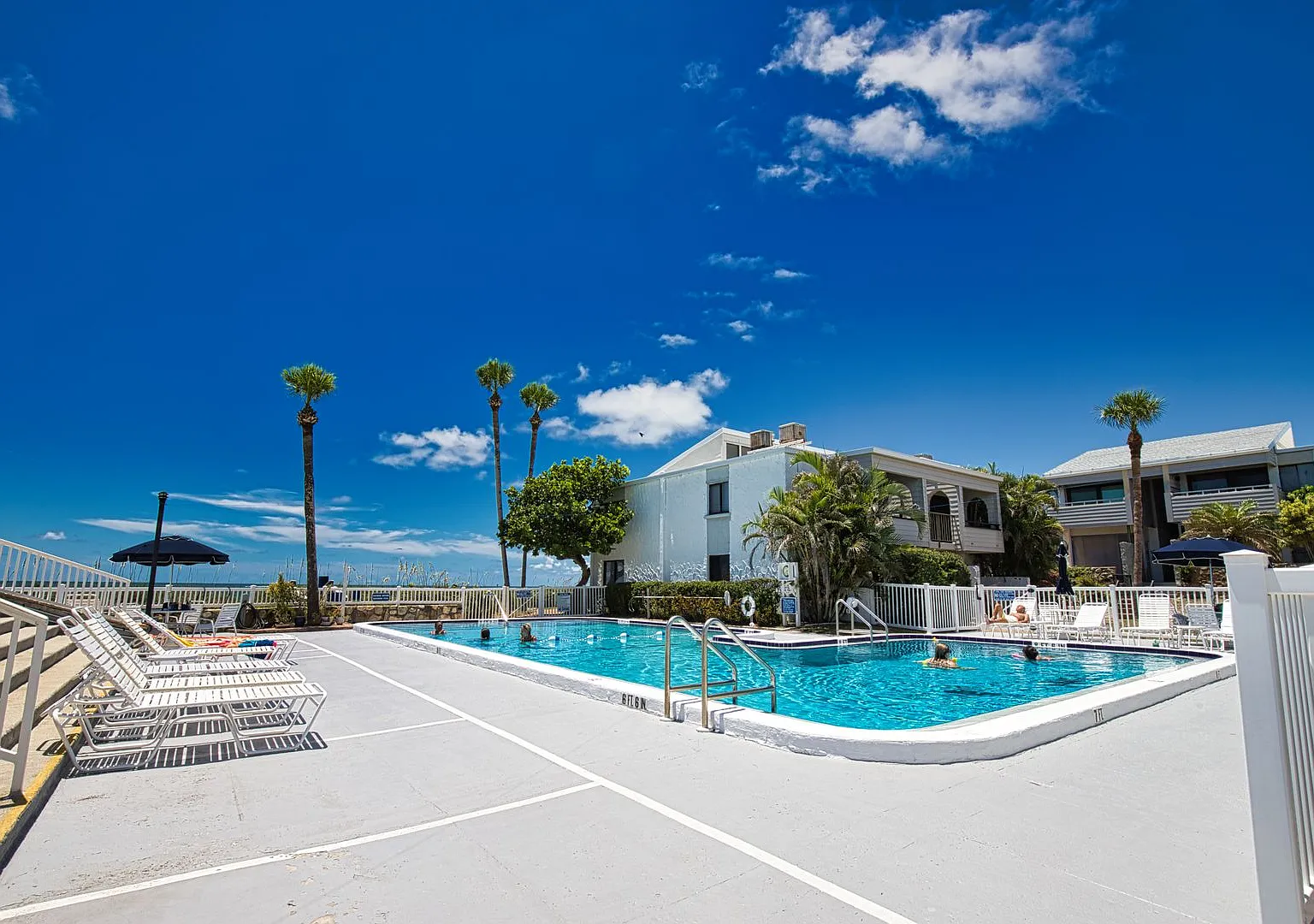 1555 Tarpon Center Dr — Photo 4