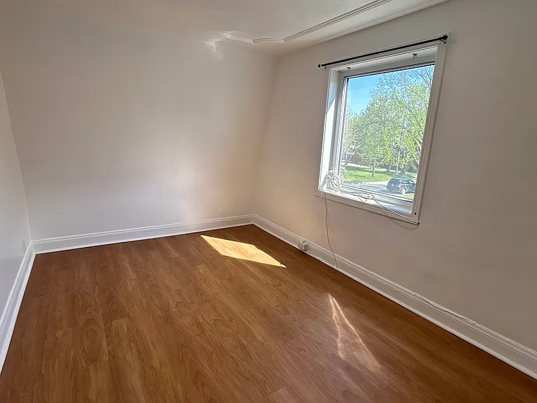 452 Notre Dame St #4 — Photo 7