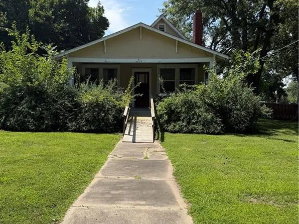 314 E Main St, Odessa, MO 64076