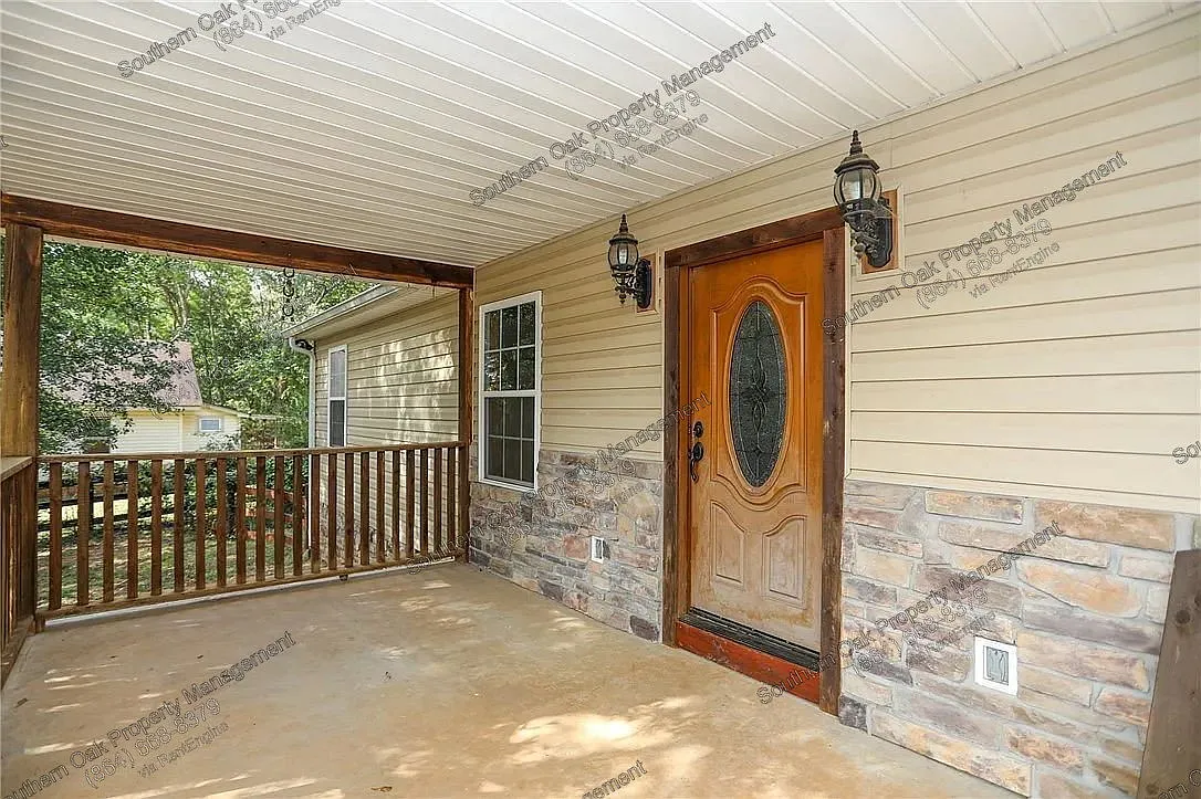 3 bed, 2.0 bath, 1813 sqft, $1,800 — Photo 2