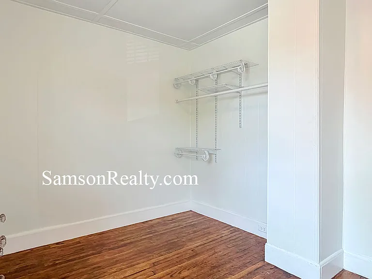 410 Thames St #2 — Photo 11