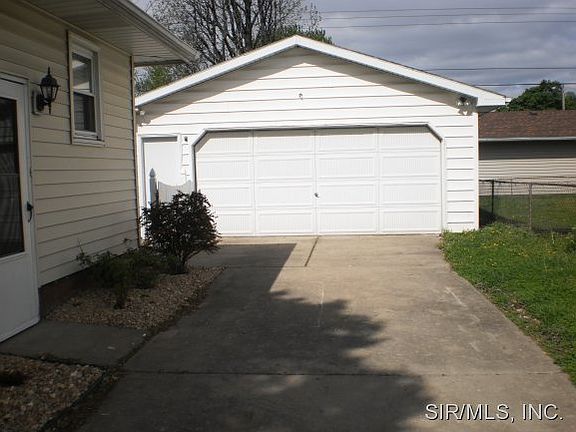 3rd image of 2805 Fortune Dr