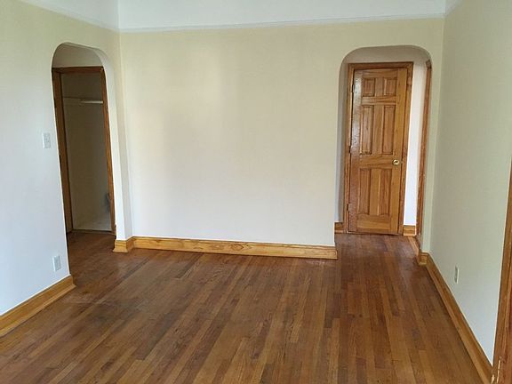 3rd image of 386 14th St APT 3F