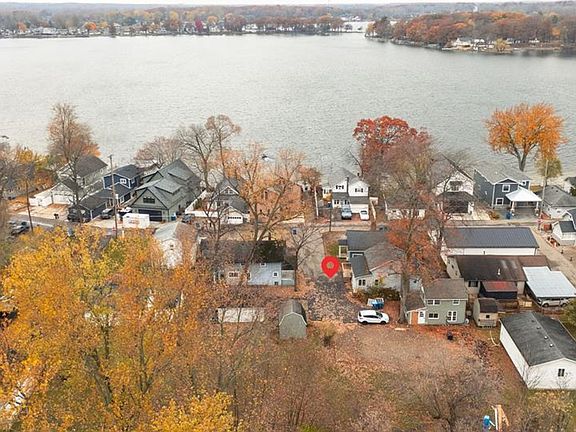 2nd image of 2040 Linden St