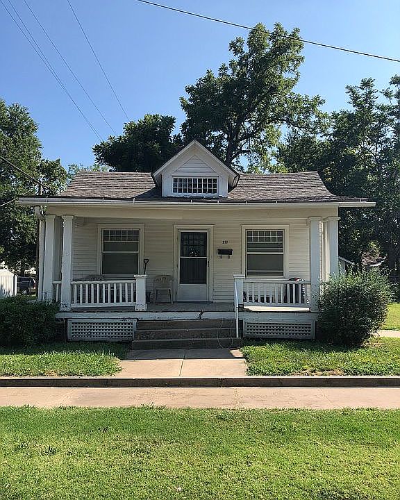1st image of 217 W 3rd Ave