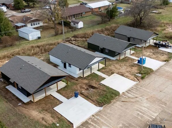 213 S 6th Ave, Stroud, OK 74079