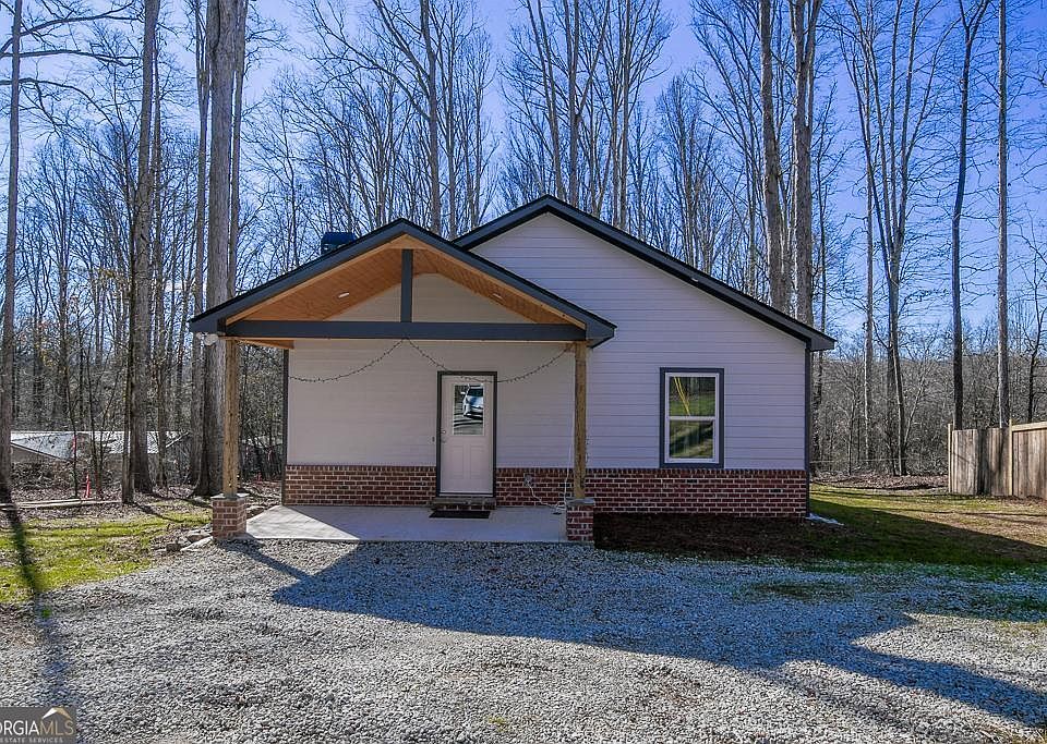 1st image of 1020 Riverbend