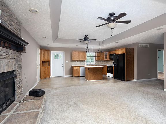 4th image of 121 Westwood Dr