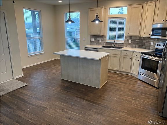 5th image of 18232 36th Ave S #402