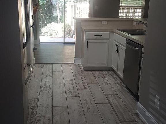 4th image of 109 Rainford Ct