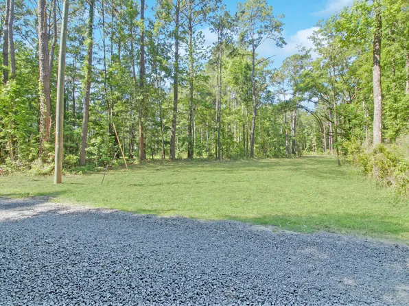 7 Milcrest Dr, Awendaw, SC 29429