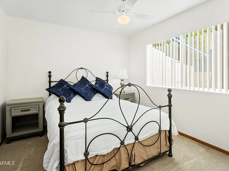 2707 E Louise Dr — Photo 18