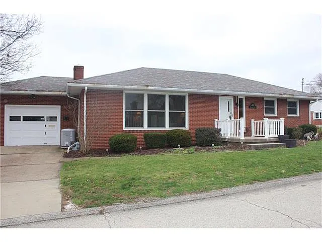 415 Walker Rd photo 1