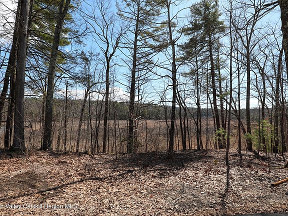 3rd image of 176 Lake Road