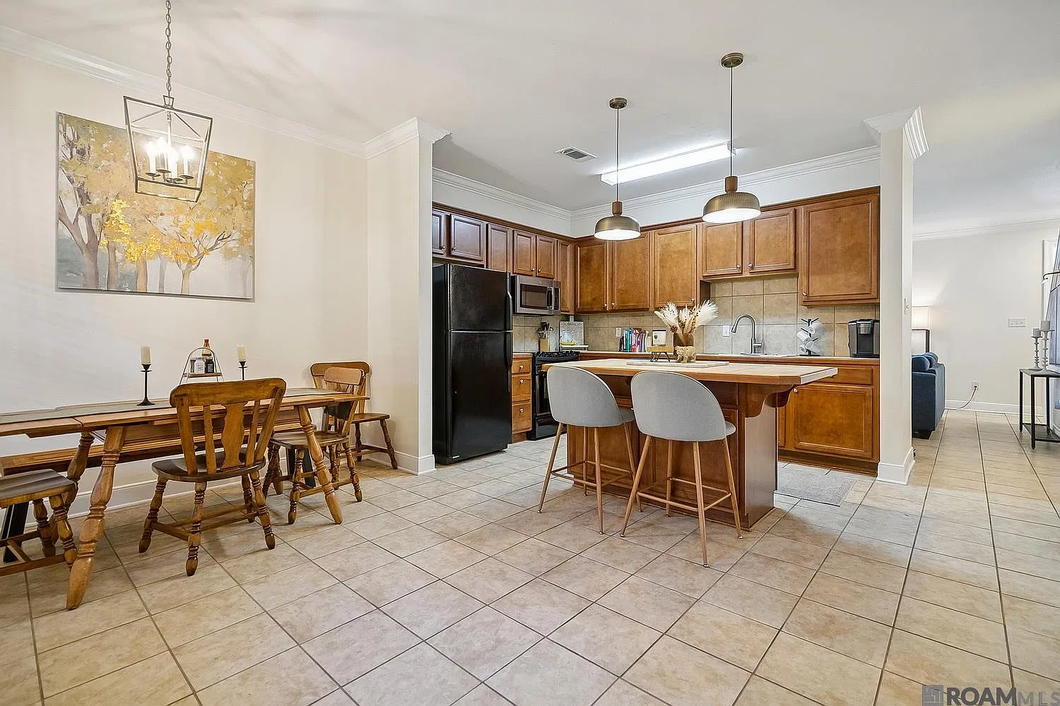 2 bed, 1370 sqft, $1,600 — Photo 3