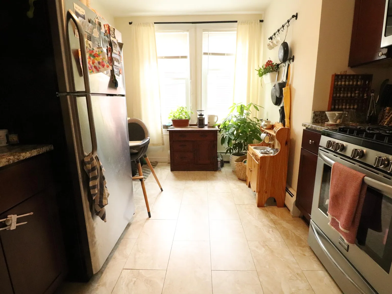 3 bed, 1200 sqft, $3,100 — Photo 4