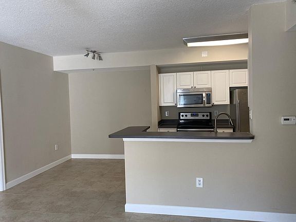 4th image of 5050 Fairways Cir APT E105