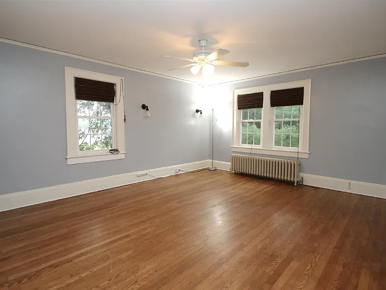 1044 N Main St — Photo 11