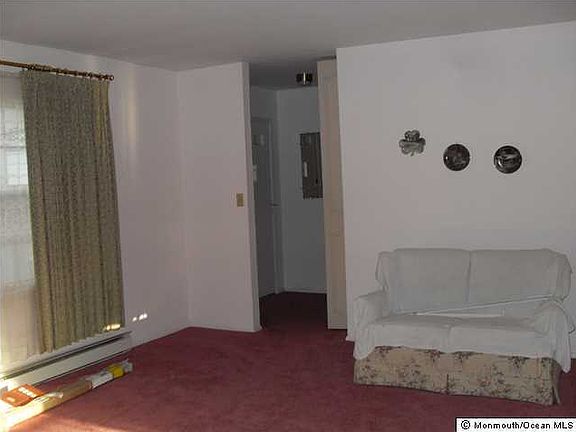 5th image of 383 Chatham Court #B