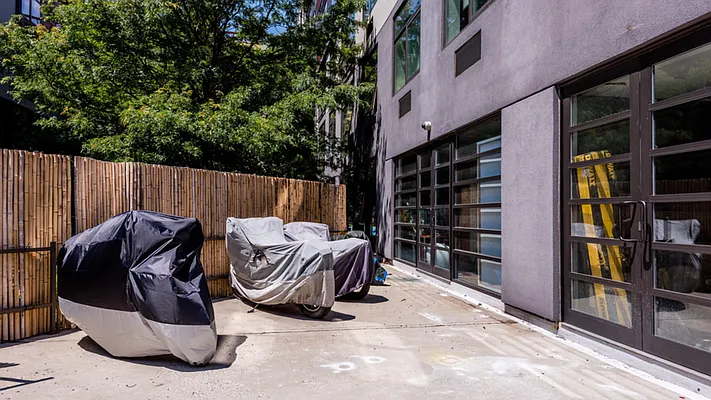 Rented by Nooklyn NYC LLC | media 120