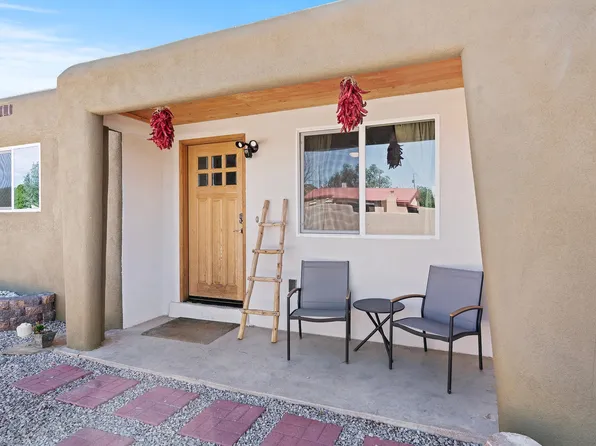 995 Camino Del Gusto, Santa Fe, NM 87507
