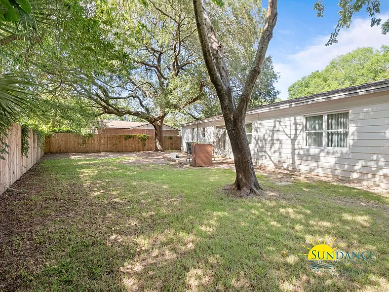501 Dona Ave — Photo 17