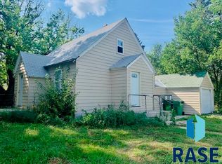 301 N Cherry St, Freeman, SD 57029